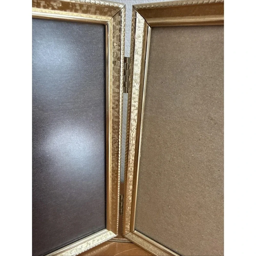 VINTAGE MCM GOLD BRASS HINGED STANDING FOLDING PICTURE FRAMES 5 X 7 PHOTOS